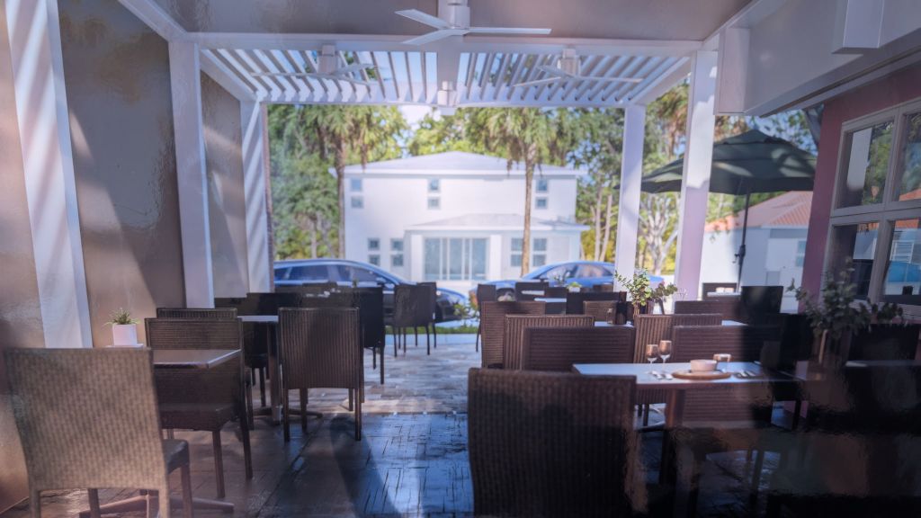 Covered patio dining at the Caspersen house