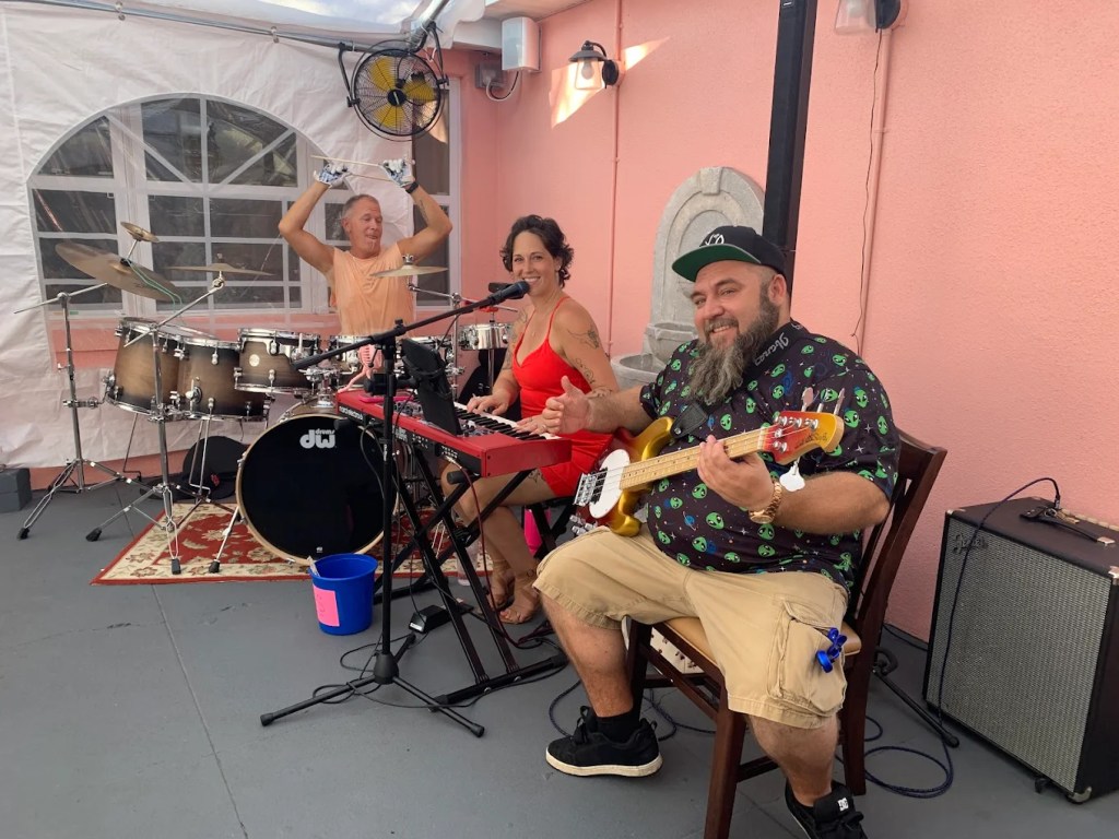 Come enjoy live music and other events at Harbor Bistro!